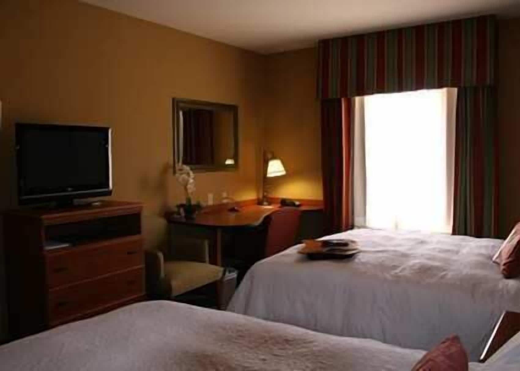 Hampton Inn Garden City Exterior photo
