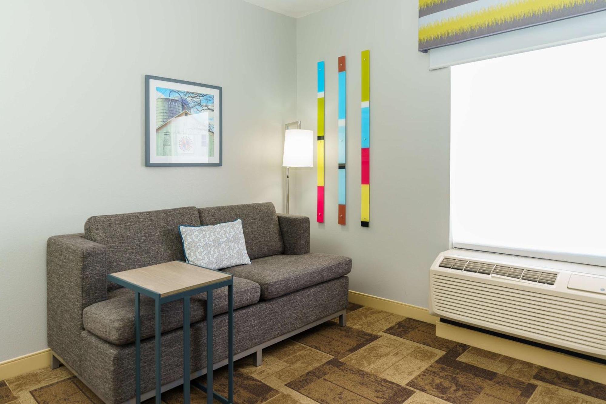 Hampton Inn Garden City Exterior photo