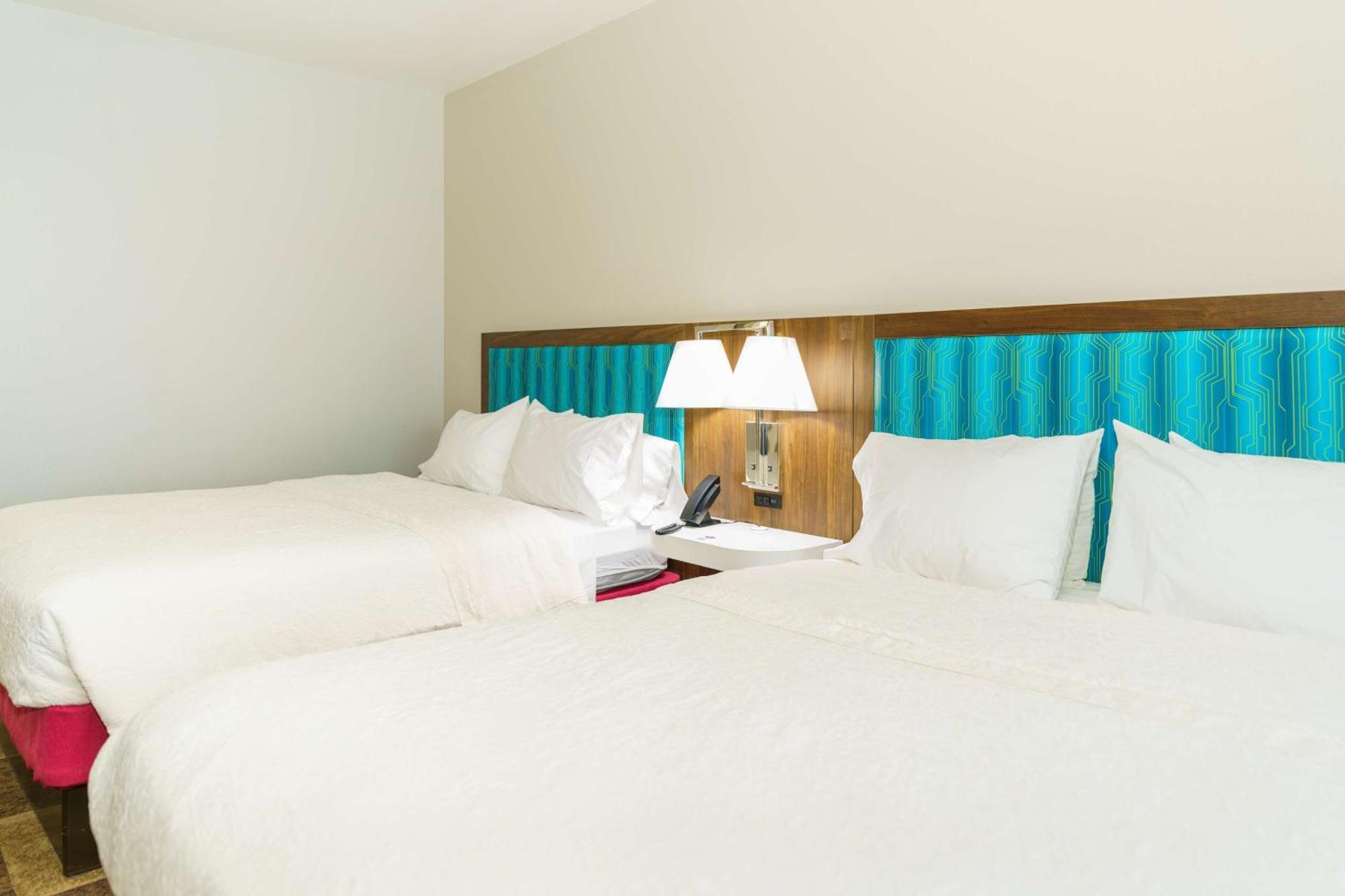 Hampton Inn Garden City Exterior photo