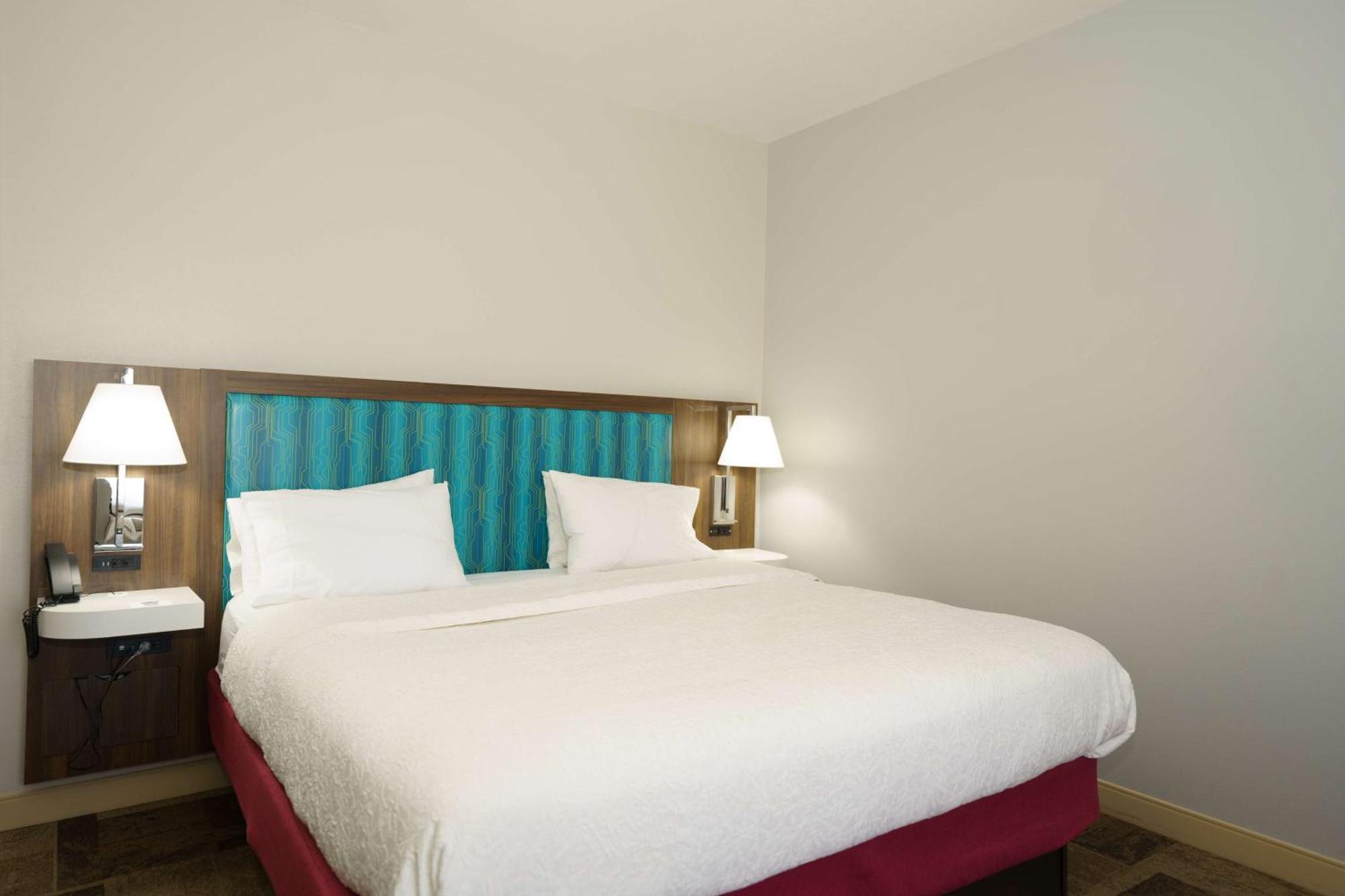 Hampton Inn Garden City Exterior photo