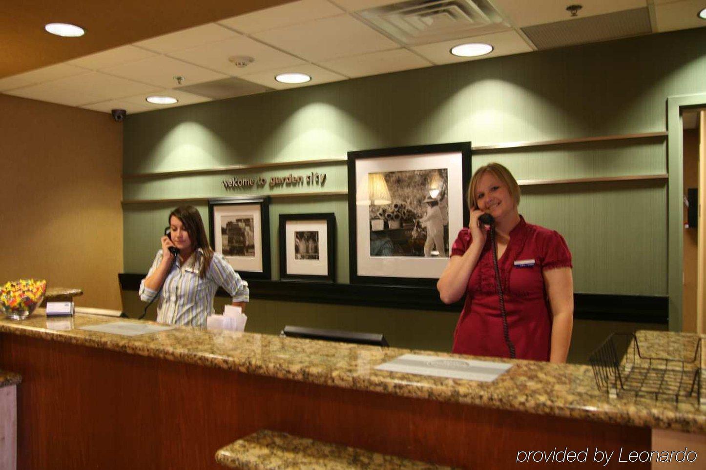 Hampton Inn Garden City Exterior photo